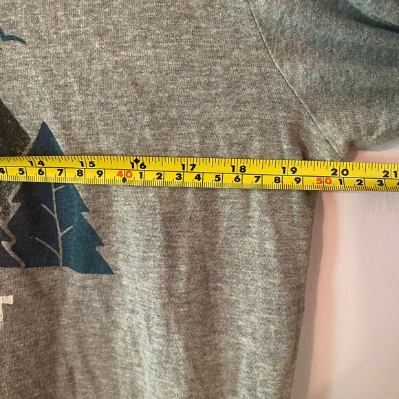 Life Is Good Women's size Medium Gray Long Sleeve Crusher Shirt Mountains - Picture 7 of 9